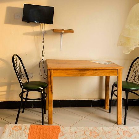 Relief Motel Fort Portal Экстерьер фото