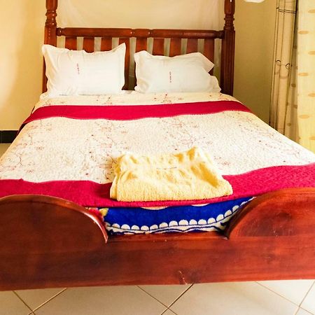 Relief Motel Fort Portal Экстерьер фото