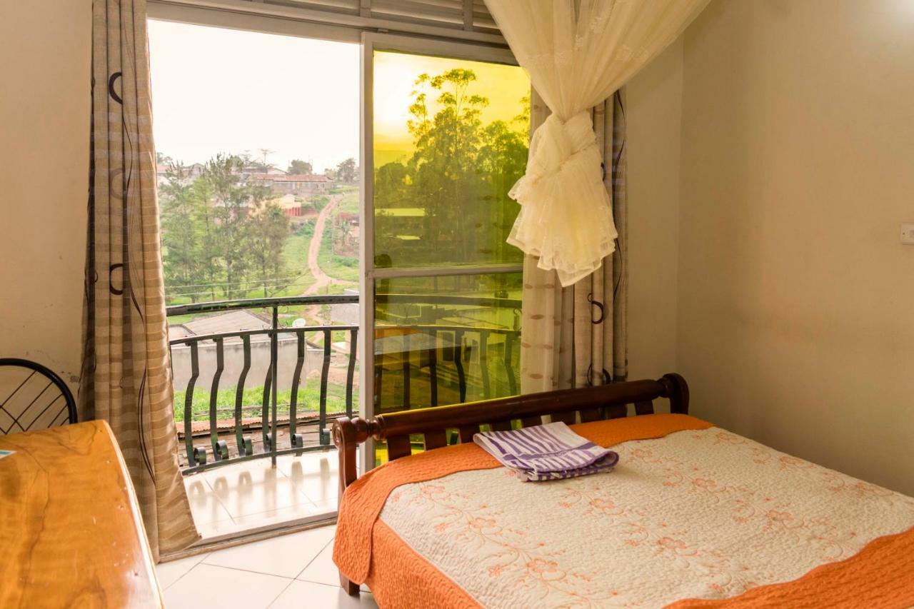 Relief Motel Fort Portal Экстерьер фото