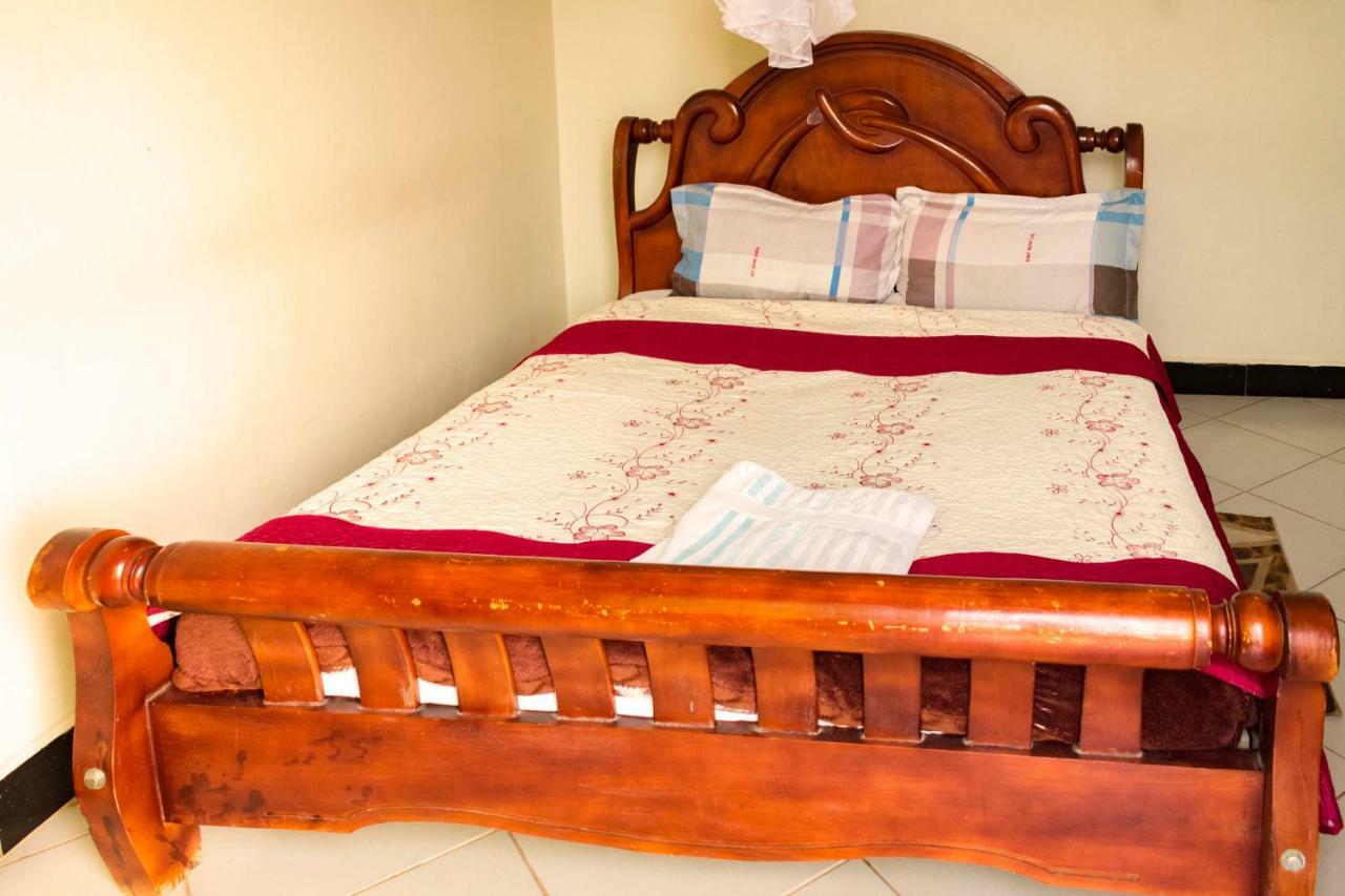 Relief Motel Fort Portal Экстерьер фото