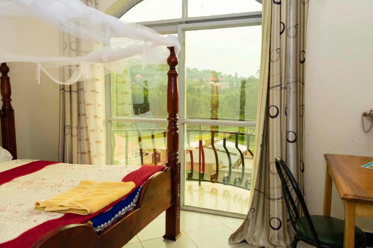 Relief Motel Fort Portal Экстерьер фото