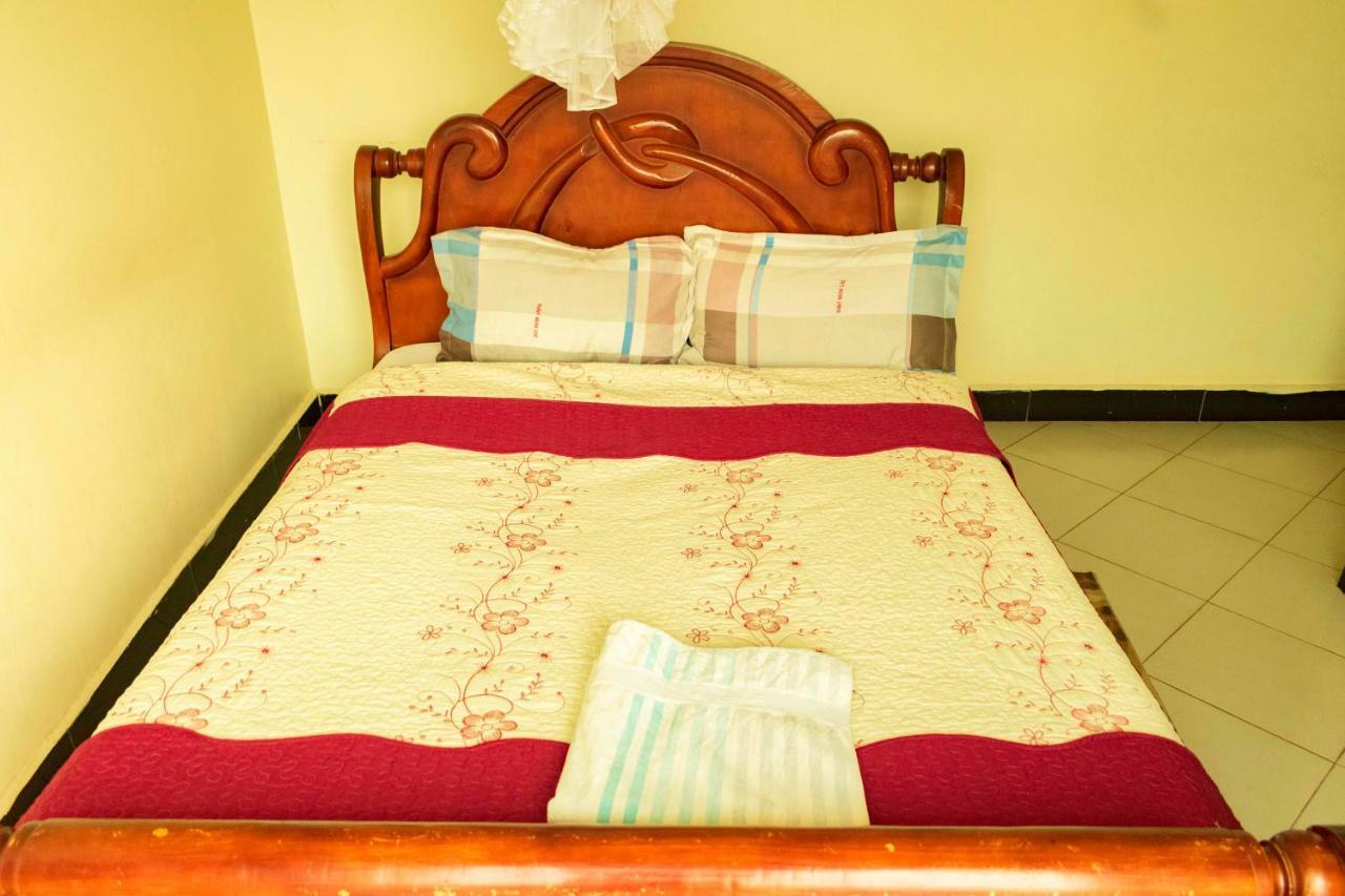 Relief Motel Fort Portal Экстерьер фото