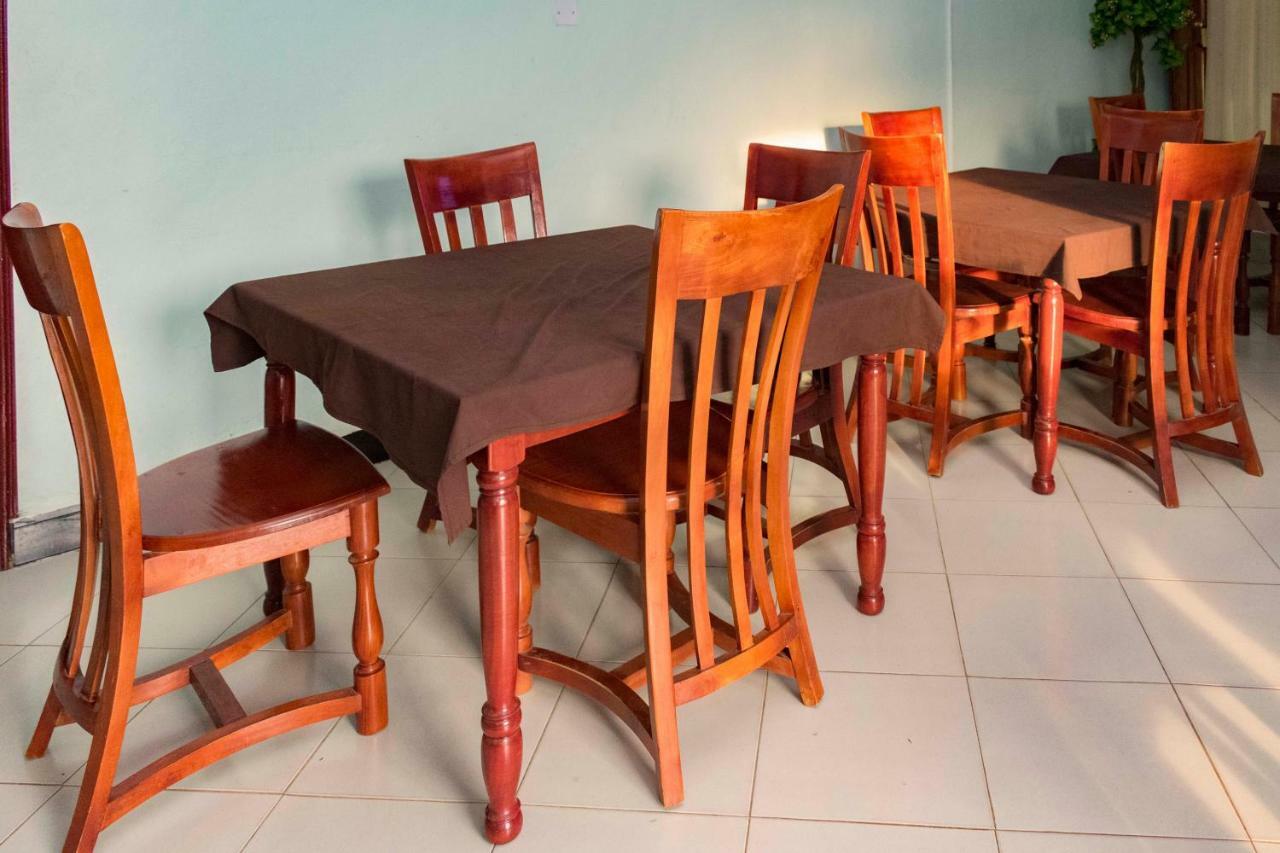 Relief Motel Fort Portal Экстерьер фото