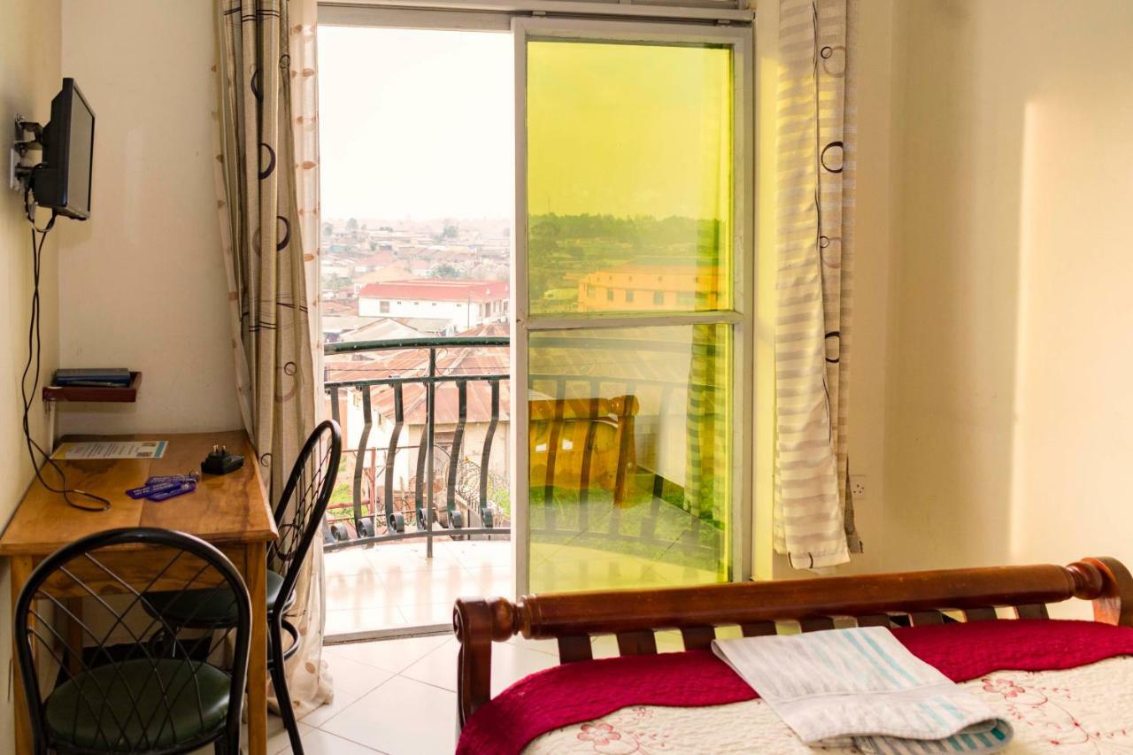Relief Motel Fort Portal Экстерьер фото