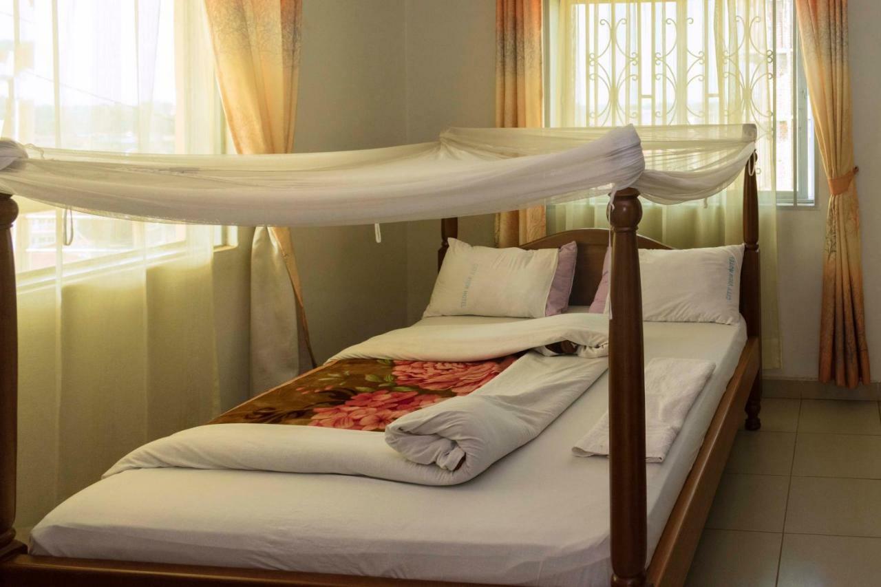 Relief Motel Fort Portal Экстерьер фото